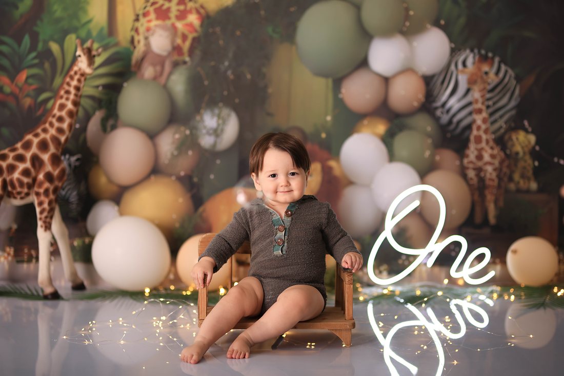 First birthday photoshoot with balloons — baby photoshoot Dubai