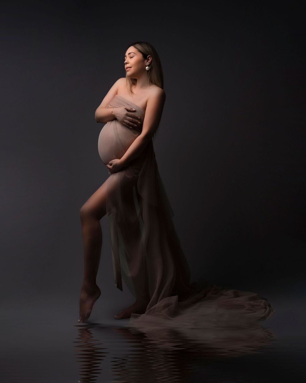 Maternity photoshoot in Dubai — Natural Objektif #7